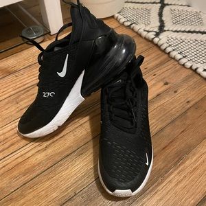 Nike Big kids (womens) air max 270 ***missing soles***